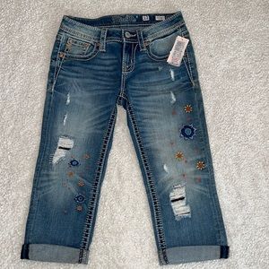 Girls Miss Me Jean Capri’s size 12 distressed flowers